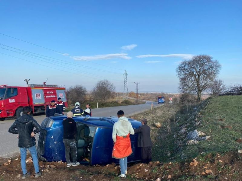 Kontrolden çıkan araç devrilirken sürücüsü yaralandı
