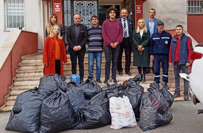 Engelliler için bir yılda 45 bin adet mavi kapak topladılar