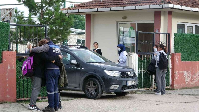 Bursa’da gıda zehirlenmesi şüphesiyle 8 öğrenci hastaneye kaldırıldı
