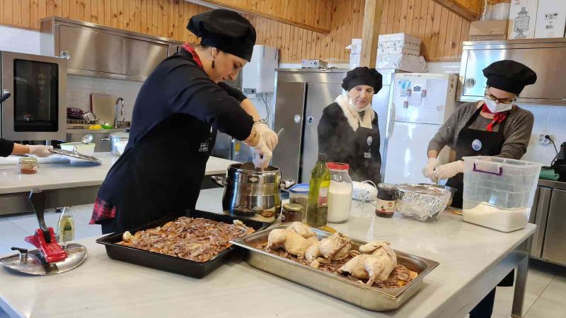 Büyükçekmeceli göçmenler ülkelerinin yöresel lezzetlerini tanıttı