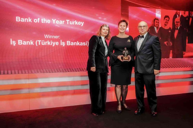 İş Bankası’na ’Yılın Bankası’ ödülü
