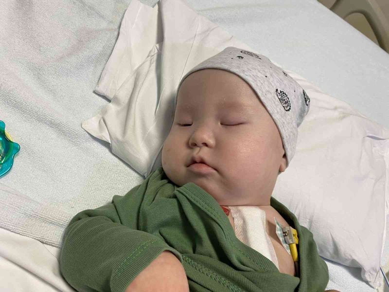 Türk doktorlardan Kırgız Aman bebeğe hayati müdahaleler: Önce karaciğer nakli sonra kalp ameliyatı