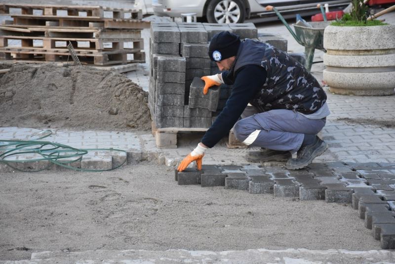 Edremit Belediyesi’nden yollara bakım