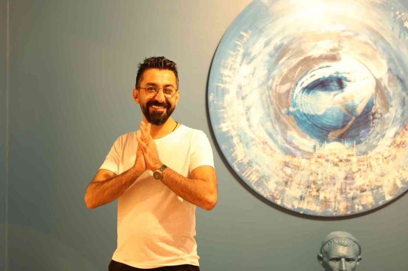 Ünlü ressam Işık, ’Bir Dem İstanbul’ sergisiyle göz kamaştırdı
