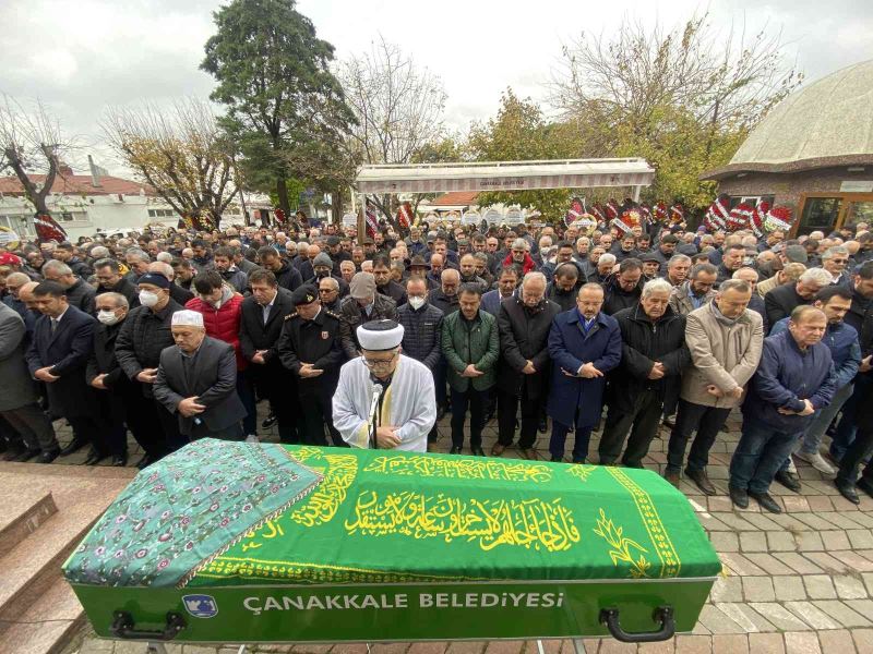 Çanakkale Belediye Başkanı Ülgür Gökhan’ın annesi son yolcuğuna uğurlandı