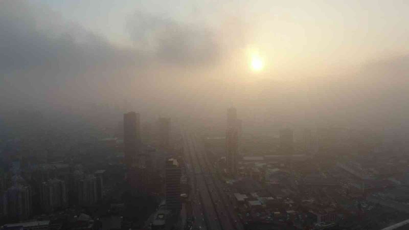 İstanbul’da yoğun sise gün doğumu eşlik etti