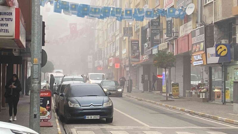 Balıkesirliler yılın son gününe sisle uyandı
