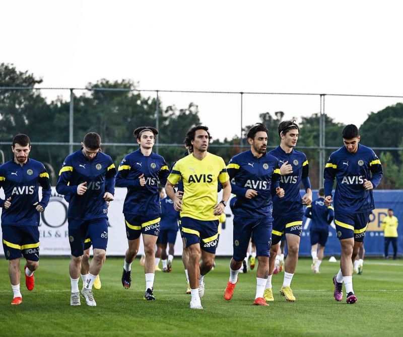 Fenerbahçe, Antalya’daki ilk çalışmasını yaptı

