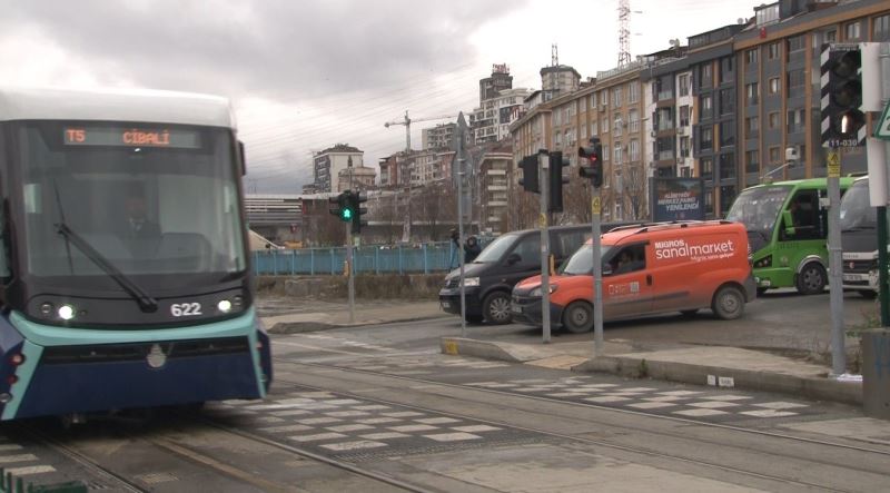 Alibeyköy’de 33 kişinin yaralandığı tramvay kazasında sinyalizasyon hatası iddiası