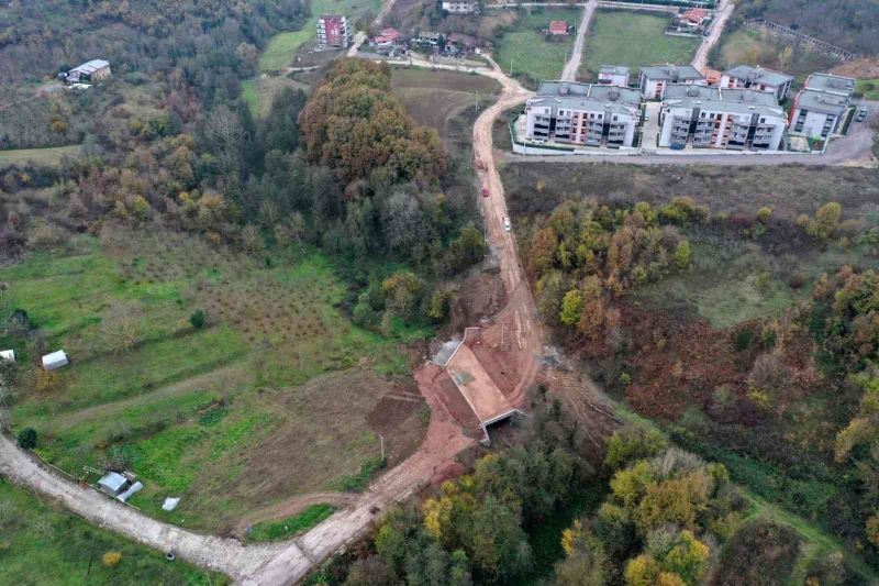 Hamam Deresi üzerinde 8 metrelik menfez, 500 metrelik yol yapılıyor