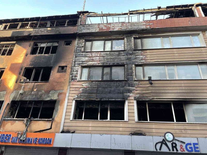 Güngören’de 4 işçinin öldüğü yangında olay yerinde incelemeler sürüyor