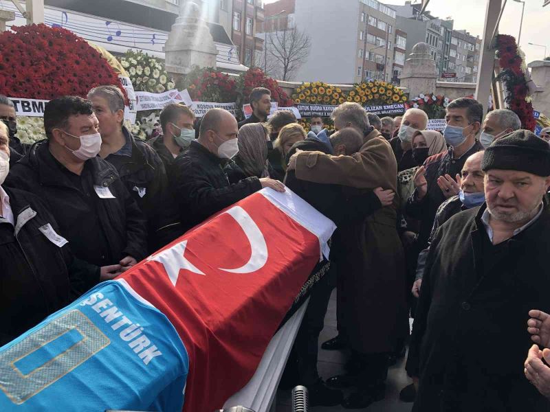 Usta sanatçı Arif Şentürk son yolculuğuna uğurlandı
