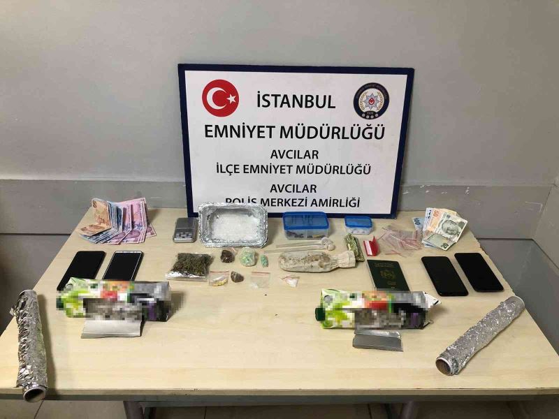 Avcılar’da ‘meyve suyu’ kutularında uyuşturucu ele geçirildi: 2 kişi tutuklandı
