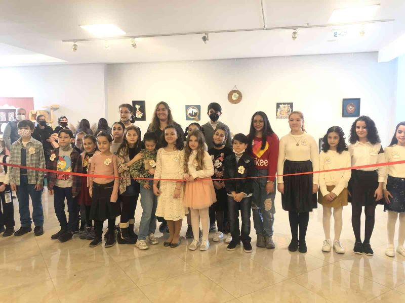 Dünya Kediler Günü’nde yaptıkları eserler sanatseverlerle buluştu
