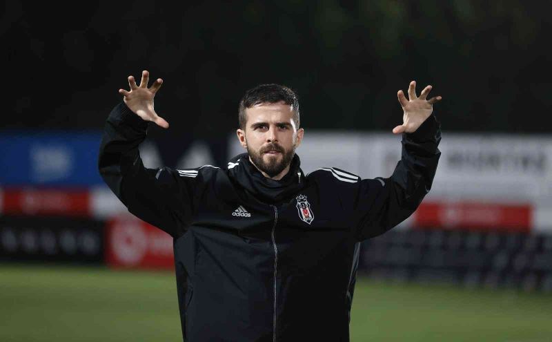 Beşiktaş’a Pjanic’ten kötü haber
