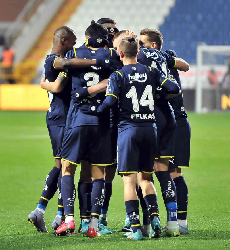 Fenerbahçe, üst üste 12 deplasman maçında da gol yedi
