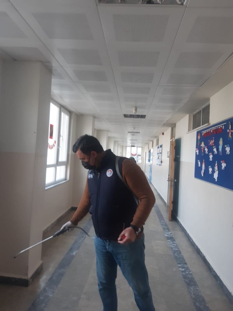 Maltepe’de okullar dezenfekte edildi

