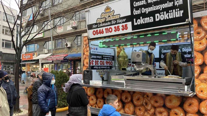 Regaip Kandili’nde lokma dağıttılar
