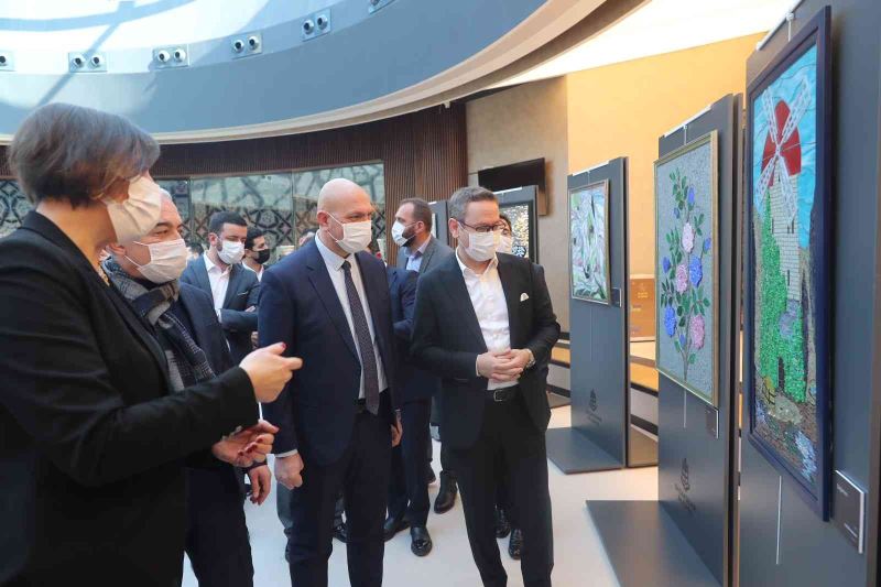 Başakşehir’de küçük cam parçaları sanata dönüştü
