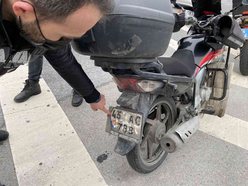 Plakalarını gizleyen 4 motosikletliye 3 bin TL ceza
