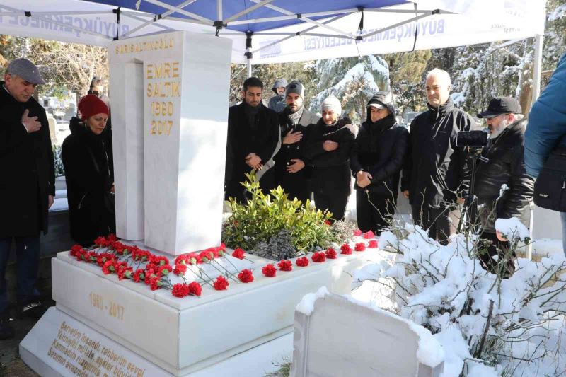 Türk halk müziği sanatçısı Emre Saltık vefatının 5’inci yılında kabri başında anıldı
