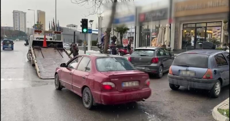 Maltepe’de karla kaplanan yolda drift yapan sürücüye 9 bin 125 TL ceza
