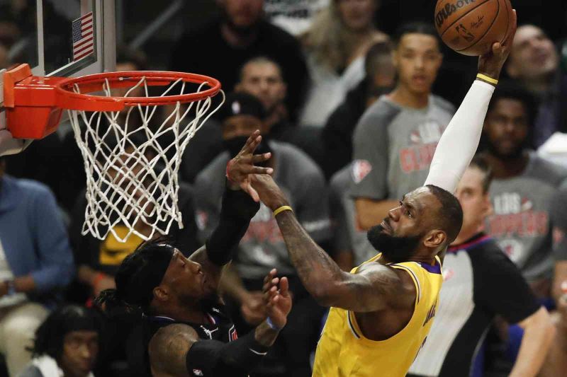 LeBron James, NBA tarihine geçti!
