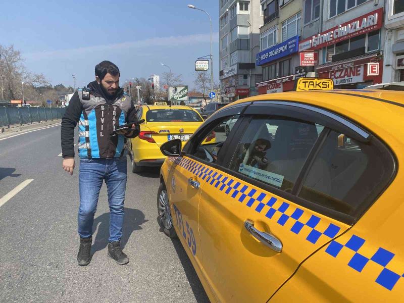 Kadıköy’de çalışma belgesi olmayan taksiciye bin 823 TL ceza