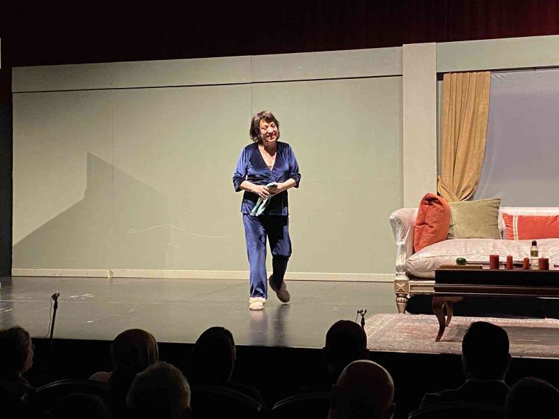 Emek Sahnesi’nde Dünya Tiyatrolar Günü’ne özel oyun
