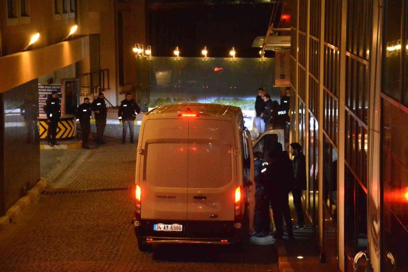 Beşiktaş Ortaköy’de otelin 7’inci katından düşen kadın ağır yaralandı
