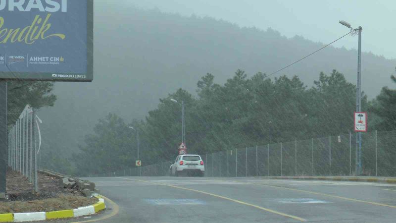 İstanbul’da kentin yüksek kesimlerine kar yağışı başladı
