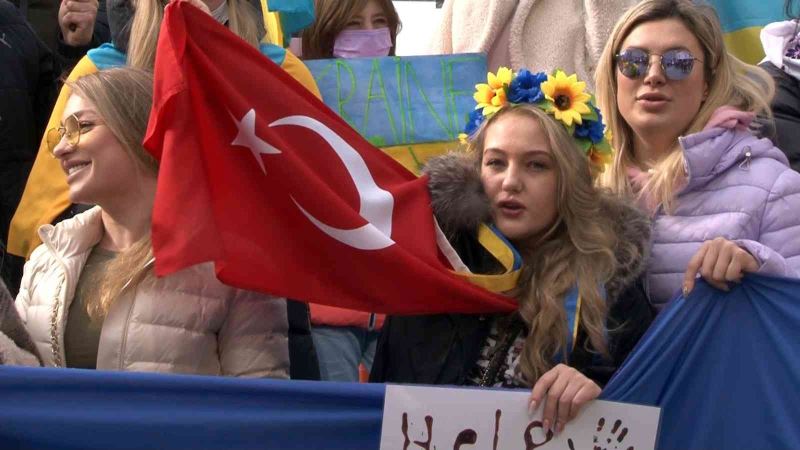 İstanbul’daki Ukraynalıların savaş karşıtı eylemleri sürüyor
