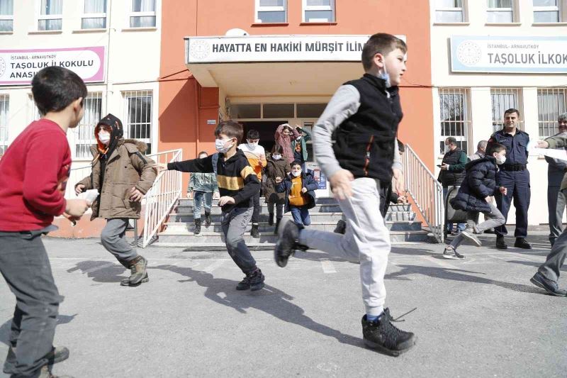 Arnavutköy’de gerçeğini aratmayan deprem tatbikatı