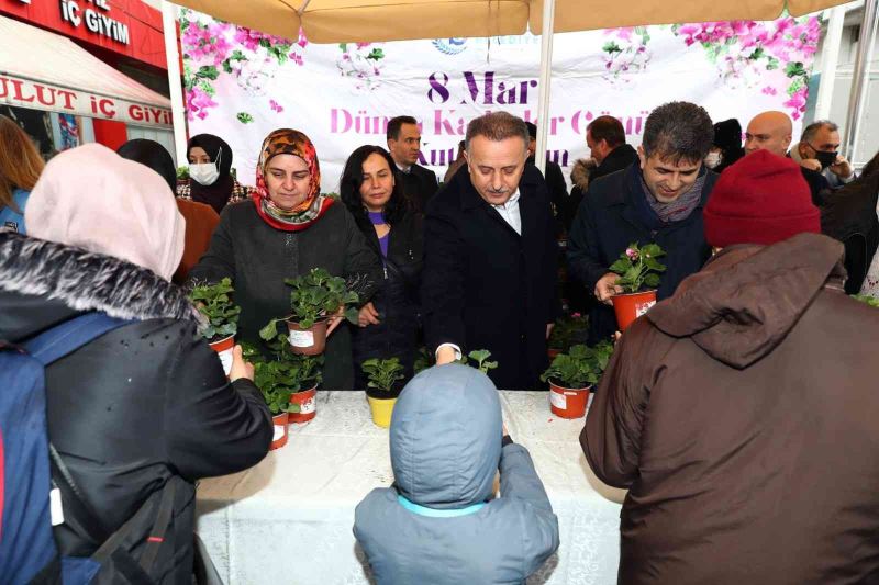 Bağcılar’da 4 dilde “Savaşa Dur De” çağrısı
