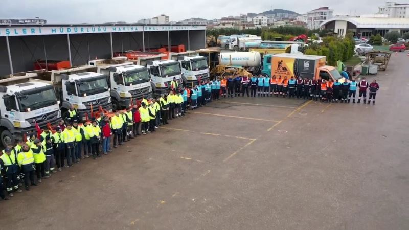 Pendik Belediyesi ekipleri Perşembe günü beklenen kar yağışına yönelik hazırlıklarını tamamladı