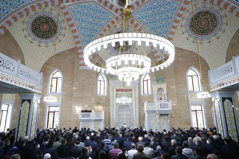 Bedir Camii ibadete açıldı
