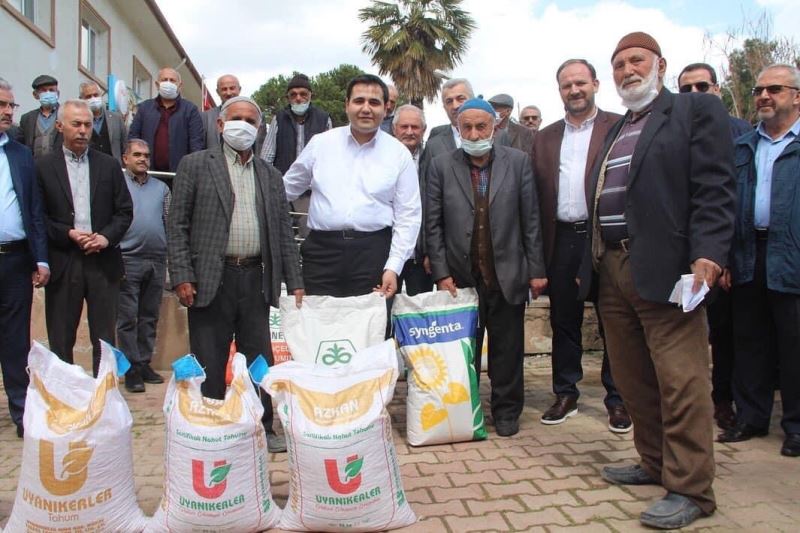 Taşovalı 800 çiftçiye tohum desteği
