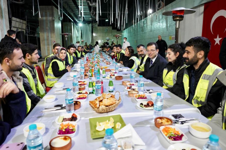 İmamoğlu, Metro çalışanlarıyla iftar yaptı