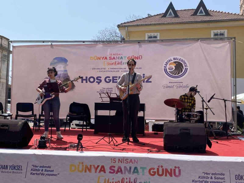 Rus ve Ukraynalı sanatçılar Kartal’da ’barış’ mesajı verdi