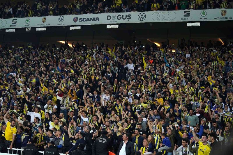 Kadıköy’de tribünler kapalı gişe
