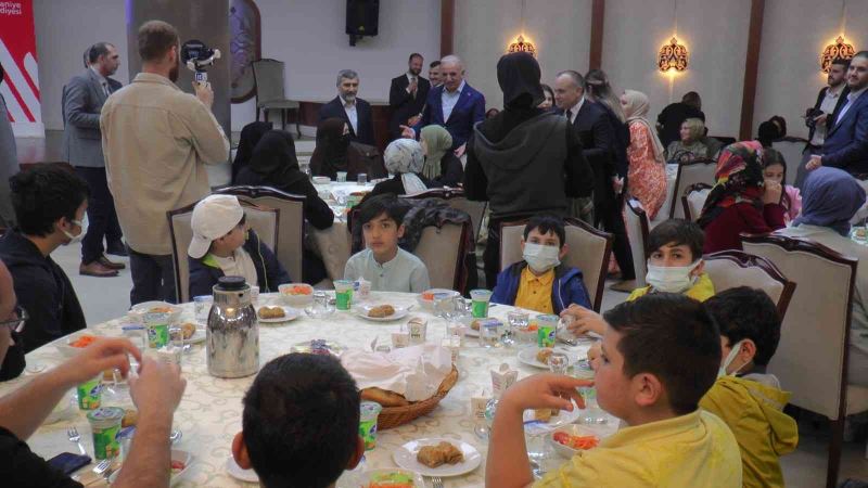 Ümraniye’de Dünya Yetimler Günü’nde “Ramazan Çocuk Şenliği” etkinlikleri düzenlendi