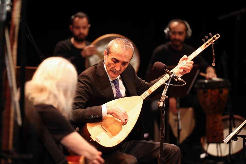 Cahit Berkay ve Cengiz Özkan’dan konser
