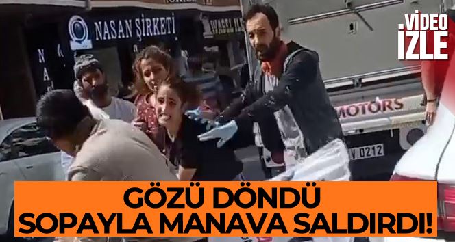 Kadın kavga ettiği manava uzun bir sopayla saldırdı: O anlar kamerada