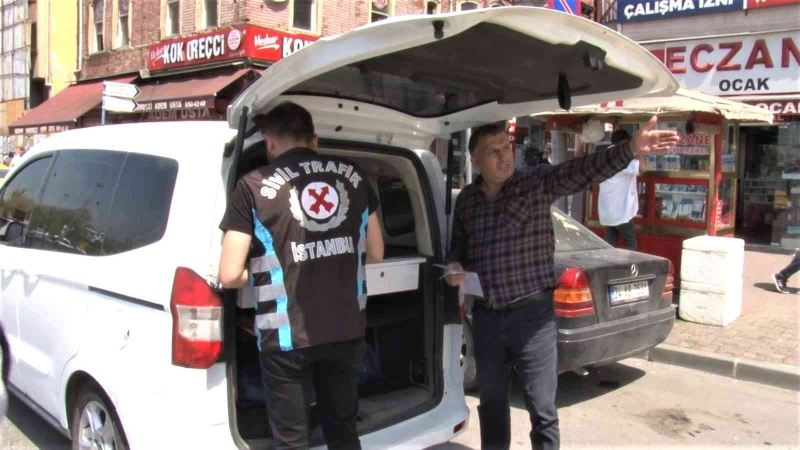 Kadıköy’de emniyet kemeri takmayan taksi şoförlerine ceza yağdı
