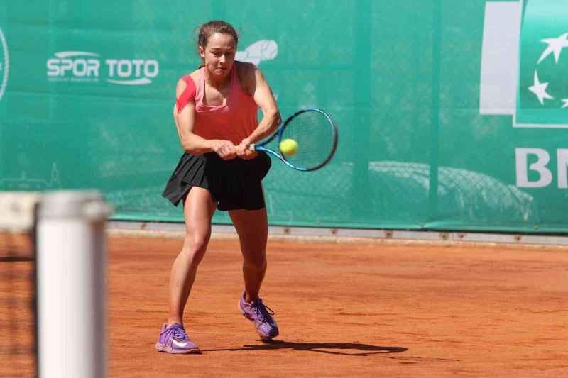 W60 Edge İstanbul’da Berfu Cengiz/Anastasia Tikhonova yarı finalde
