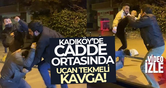 Kadıköy’de cadde ortasında uçan tekmeli kavga kamerada