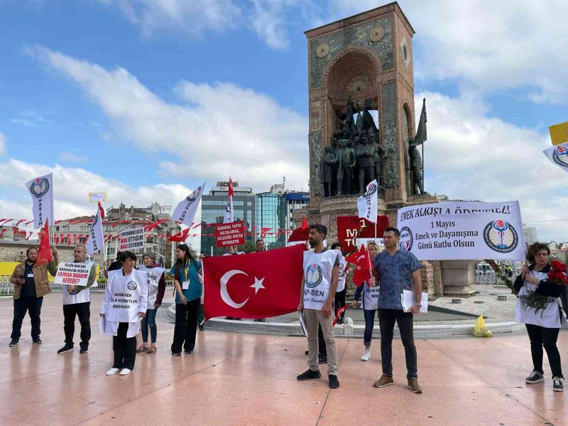 Hep-Sen ile Sahim-Sen Taksim’e çelenk bıraktı
