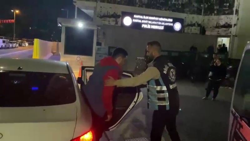 Kartal’da yolu kapatıp drift yapan sürücüye 10 bin 71 TL ceza