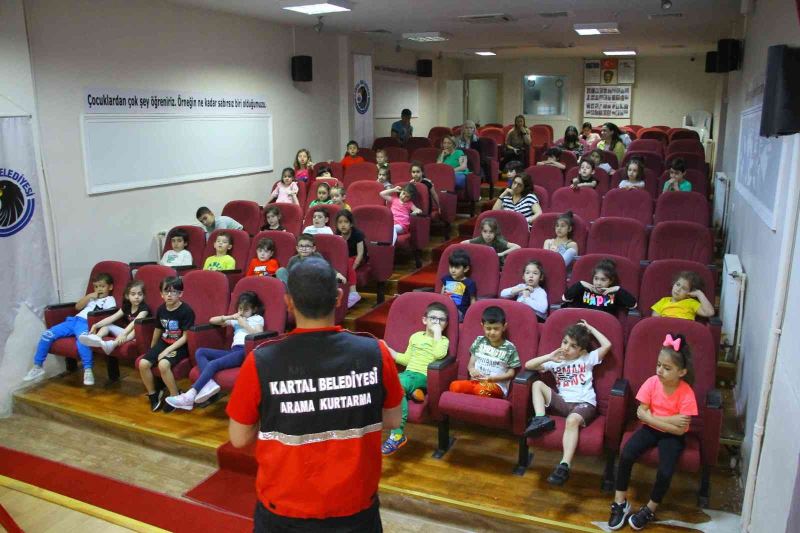 Kartal’da Çocuk Gelişim Merkezi’ndeki öğrencilere yangın eğitimi verildi