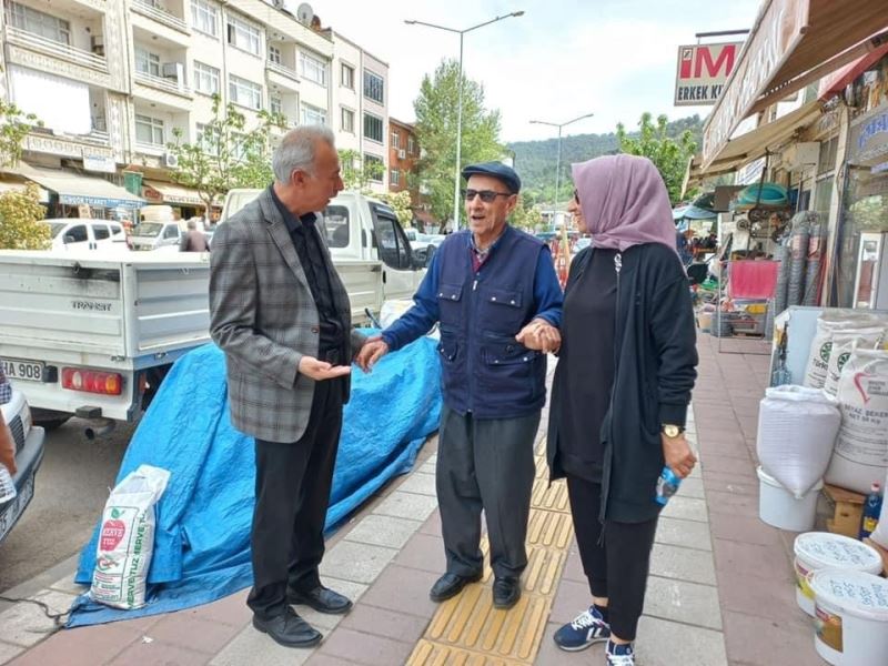 Başkan Öztürk, Taşovalı vatandaşlarla bayramlaştı